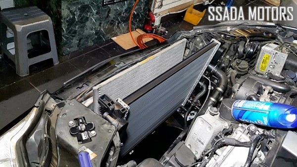 벤츠CLS350_라디에이터 장착.jpg