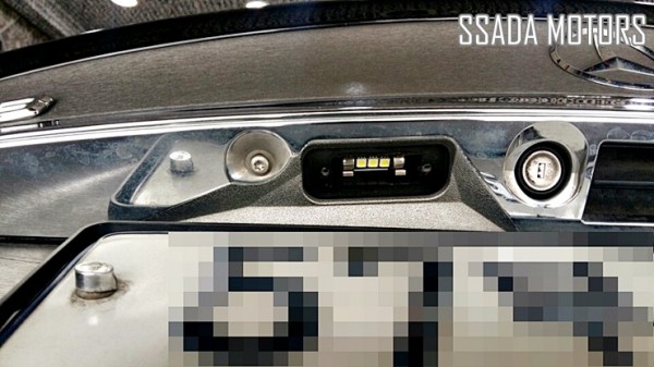 벤츠CLS63_번호판 램프.jpg
